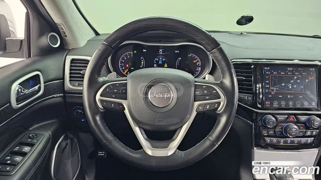 Jeep Grand Cherokee - фото 12