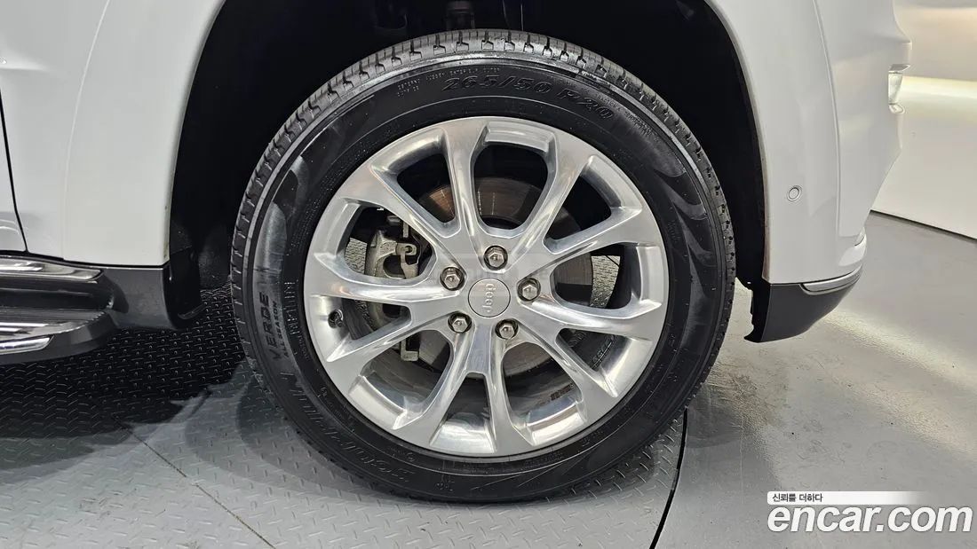 Jeep Grand Cherokee - фото 5