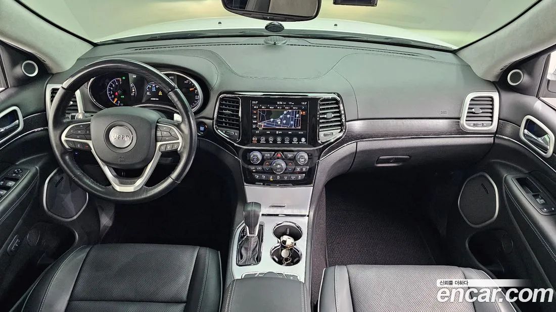 Jeep Grand Cherokee - фото 7