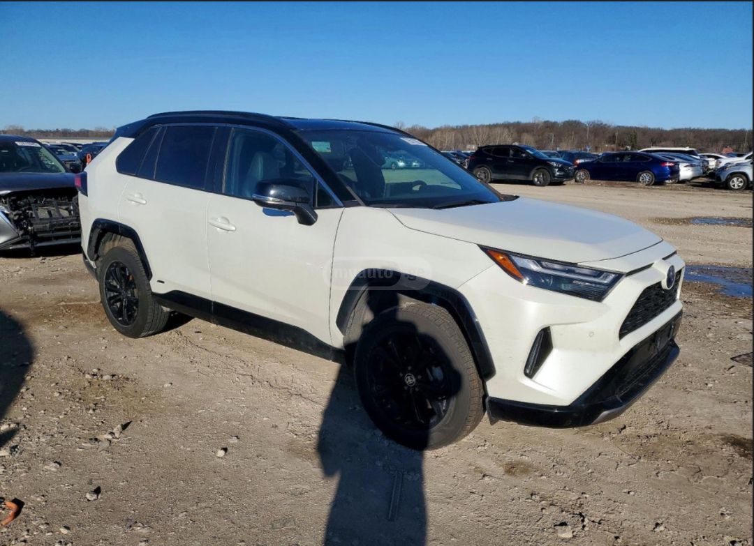 Toyota RAV 4 - фото 2