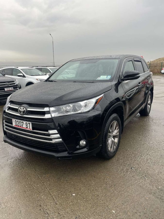Toyota Highlander - фото 1