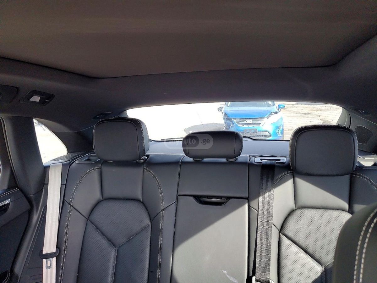 Porsche Macan 2024 — миниатюра 10