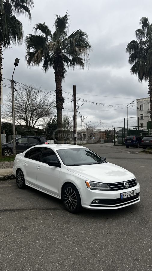 Volkswagen Jetta - фото 3