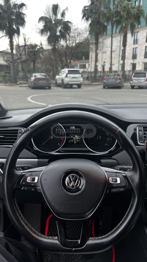 Volkswagen Jetta - фото 8