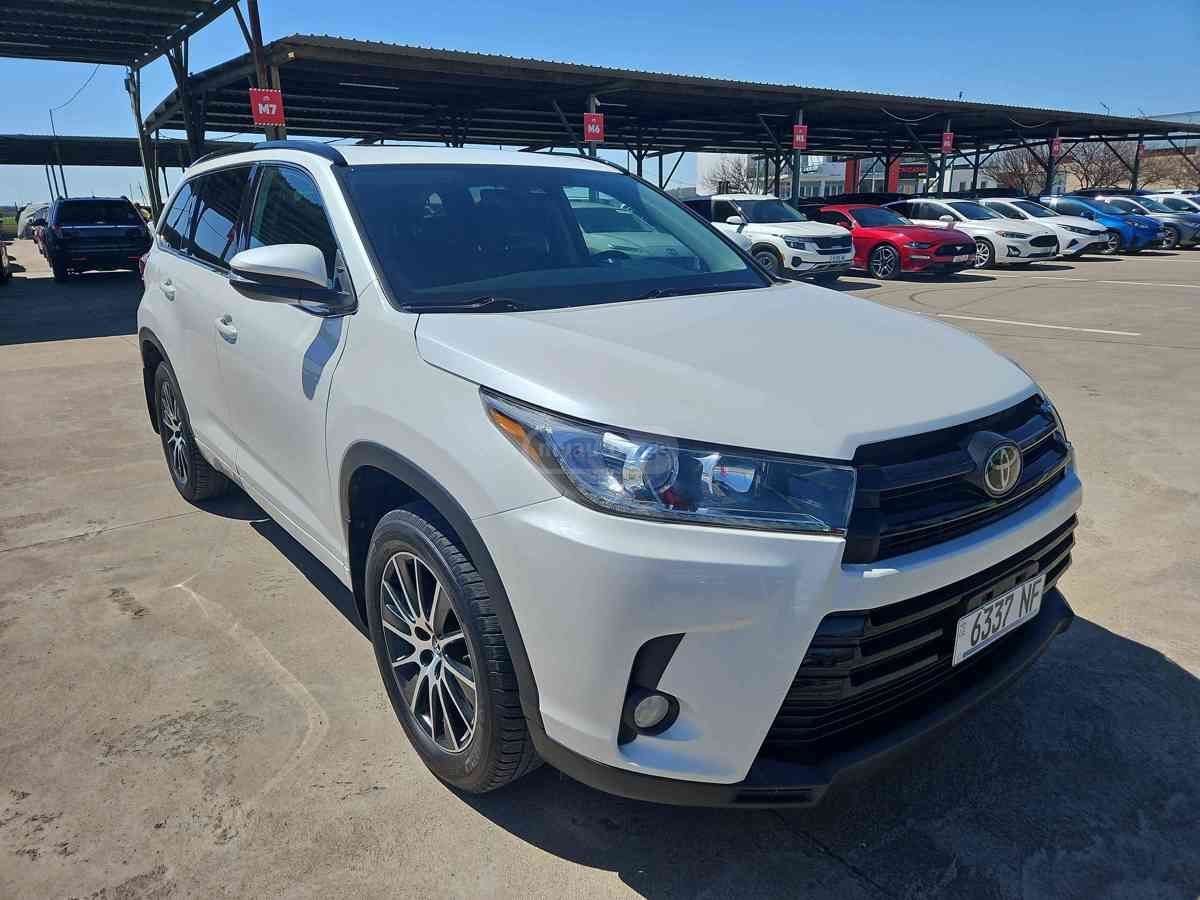 Toyota Highlander - фото 3