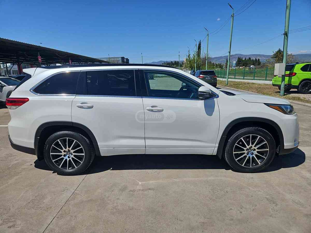 Toyota Highlander - фото 4