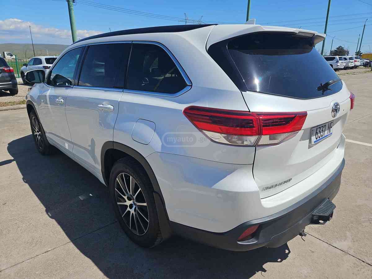 Toyota Highlander - фото 8