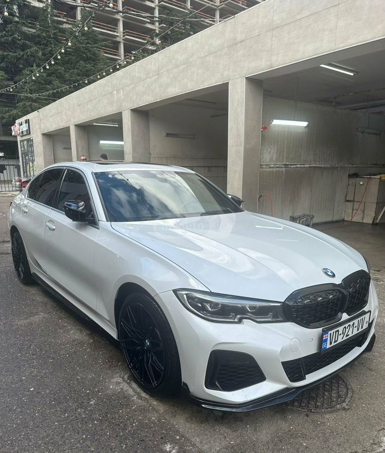 BMW 330 - фото 1