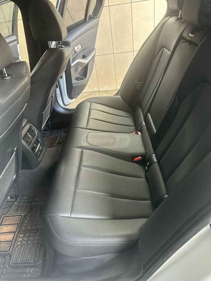 BMW 330 - фото 6