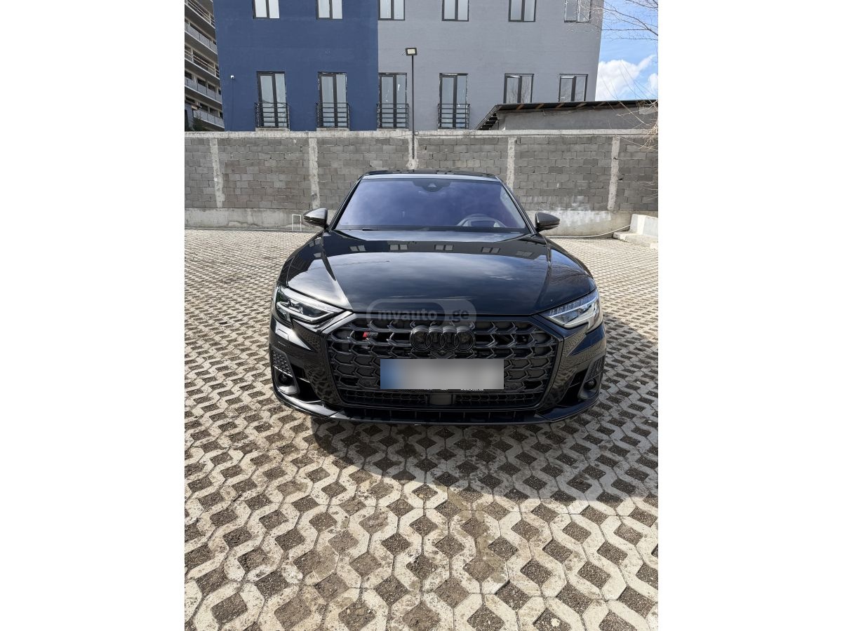 Audi S8 - фото 1