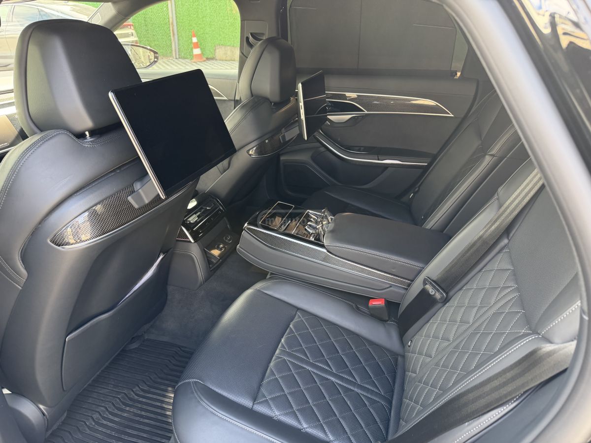 Audi 4.0T 4dr All-Wheel Drive quatt — миниатюра 7