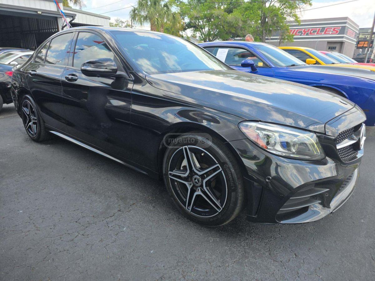 Mercedes-Benz C 300 - фото 1