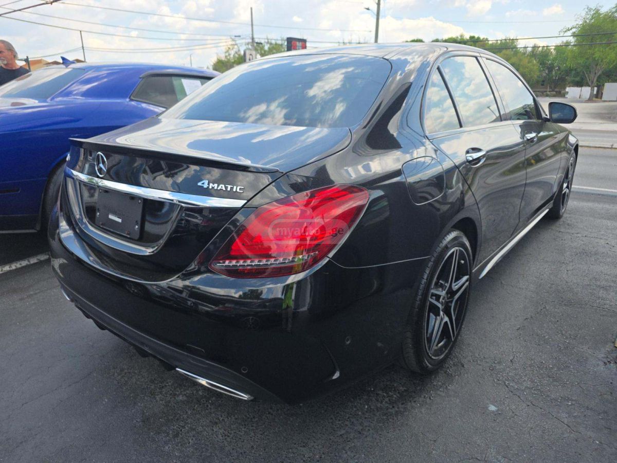 Mercedes-Benz C 300 - фото 4