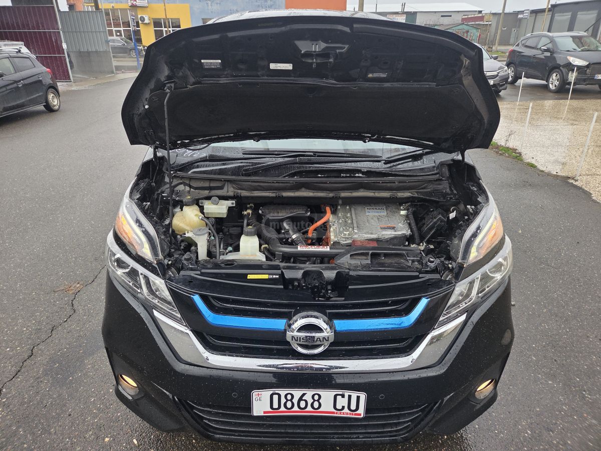 Nissan Serena - фото 14