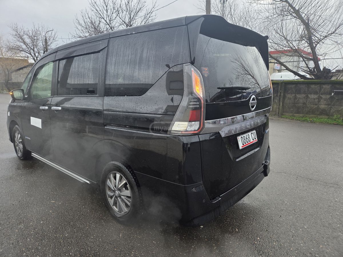 Nissan Serena - фото 6