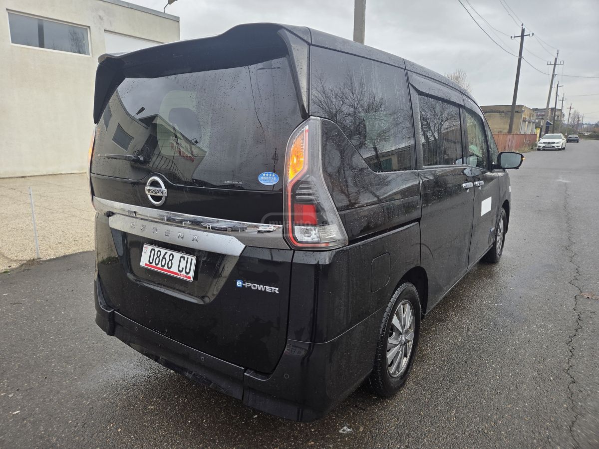 Nissan Serena - фото 8