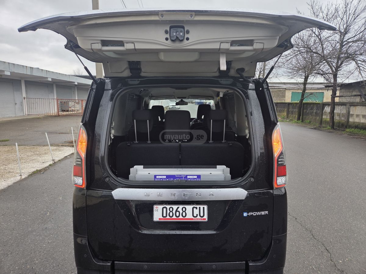 Nissan Serena - фото 9