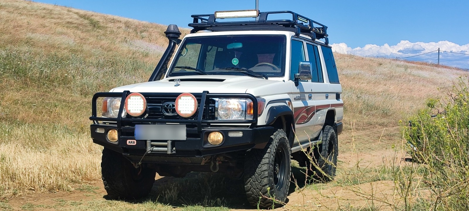 Toyota Land Cruiser - фото 1