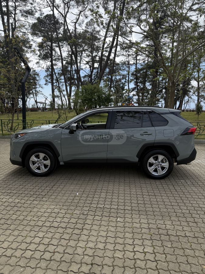 Toyota Rav 4 - фото 2