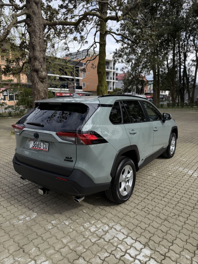 Toyota Rav 4 - фото 5