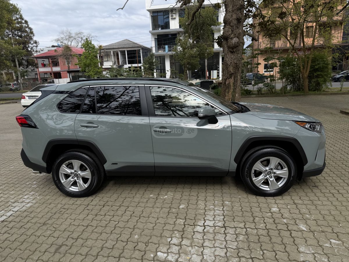 Toyota Rav 4 - фото 7