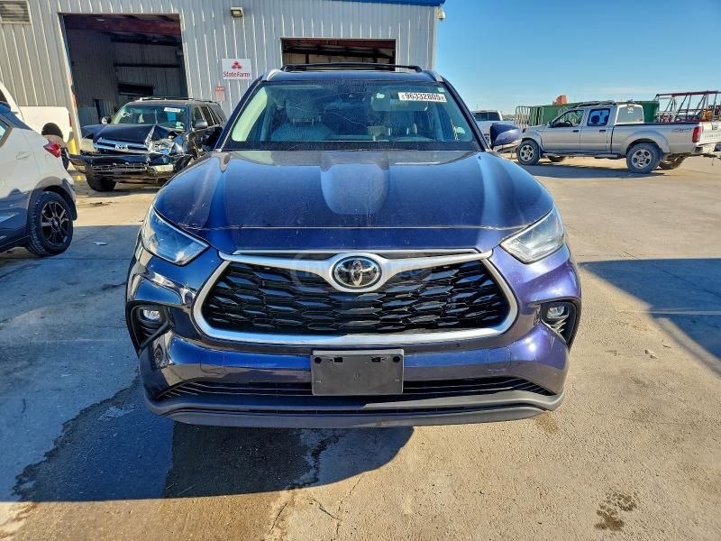 Toyota LE 4dr All-Wheel Drive Automat — миниатюра 5