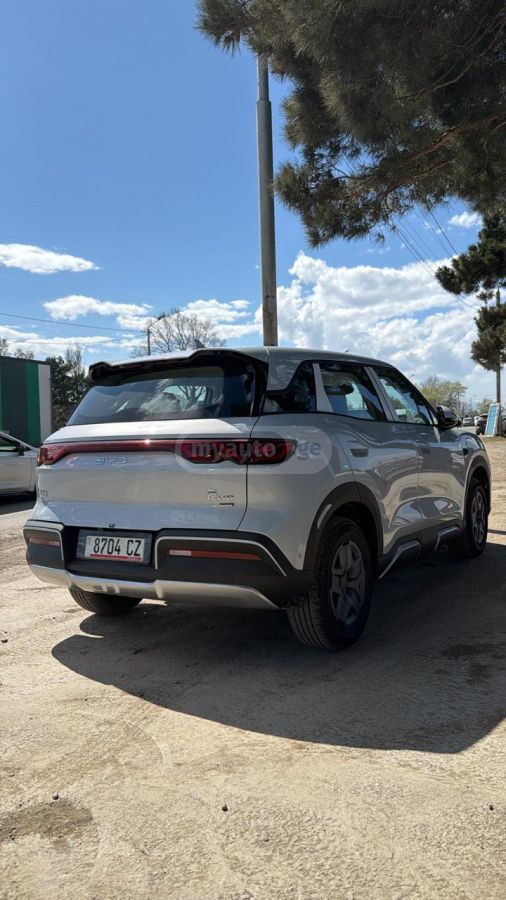 BYD Yuan - фото 1