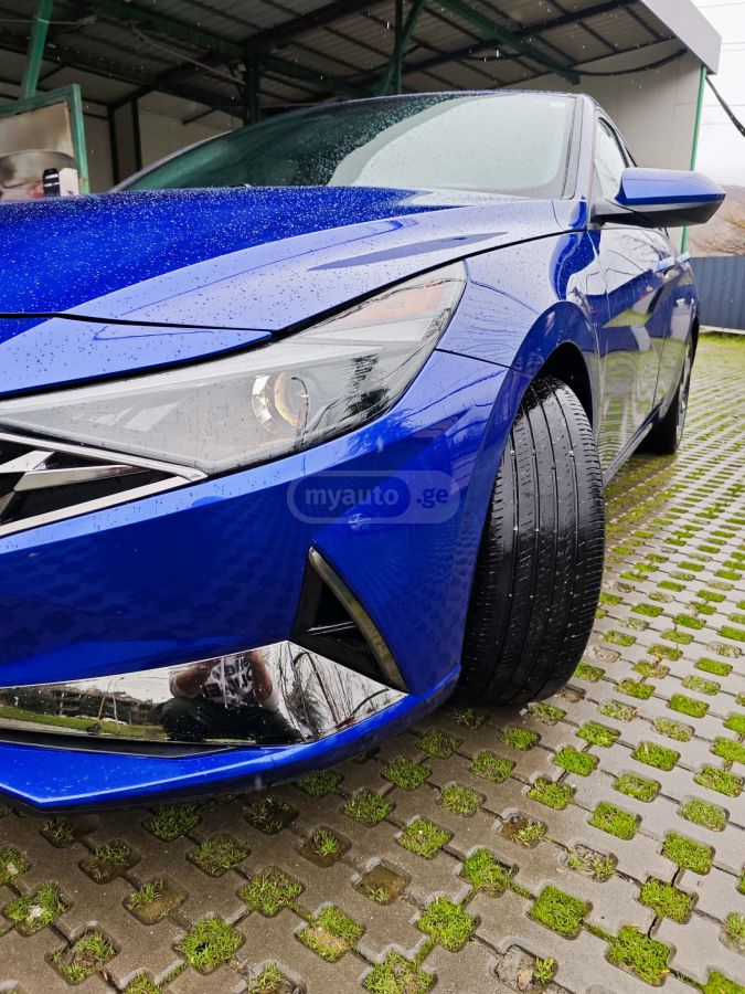 Hyundai Elantra - фото 1