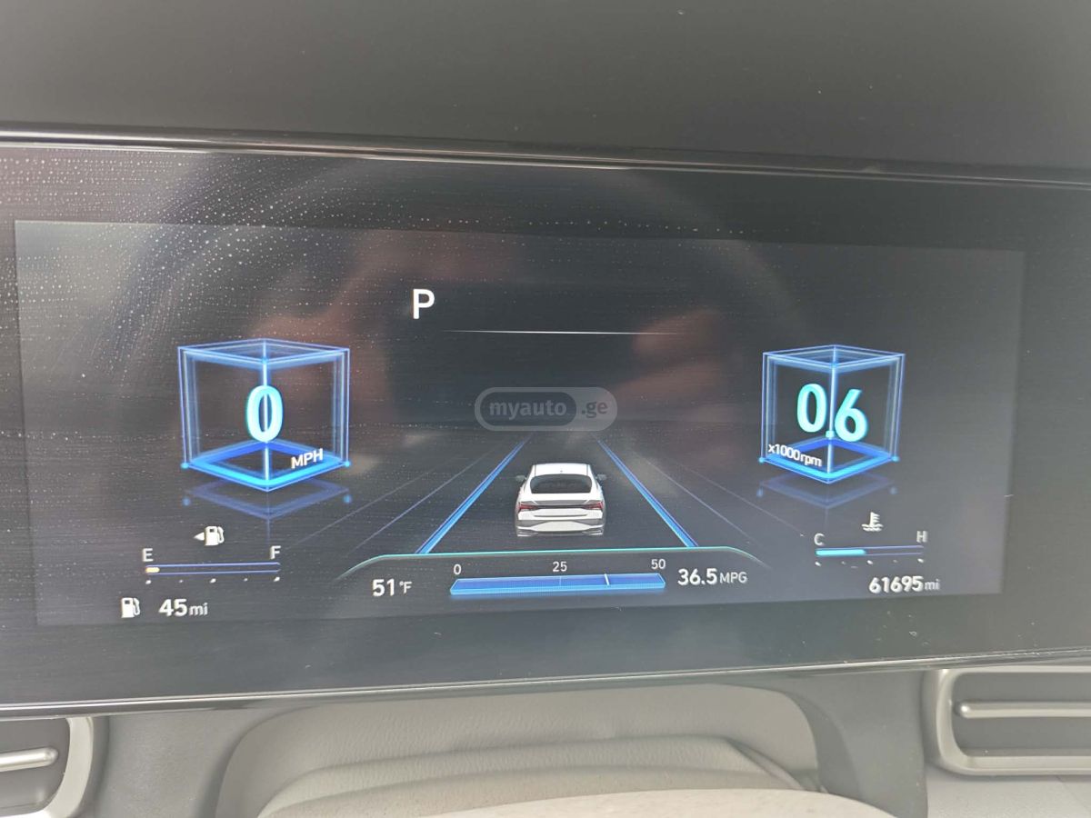 Hyundai Elantra - фото 12