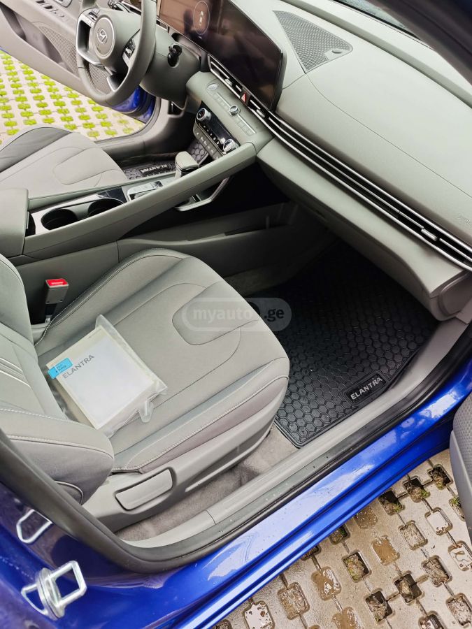 Hyundai Elantra - фото 8