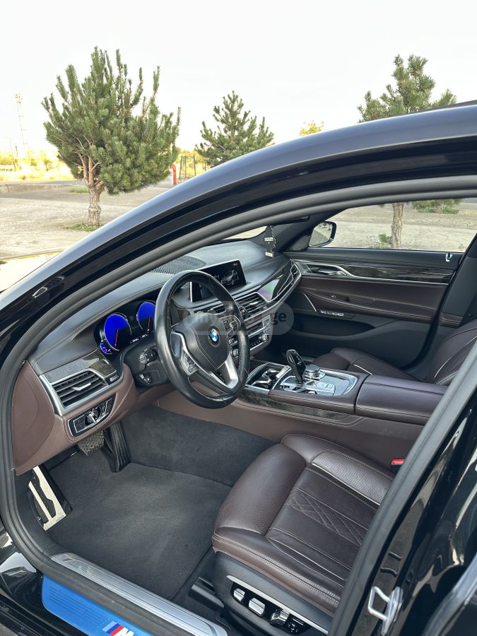 BMW 750 - фото 12