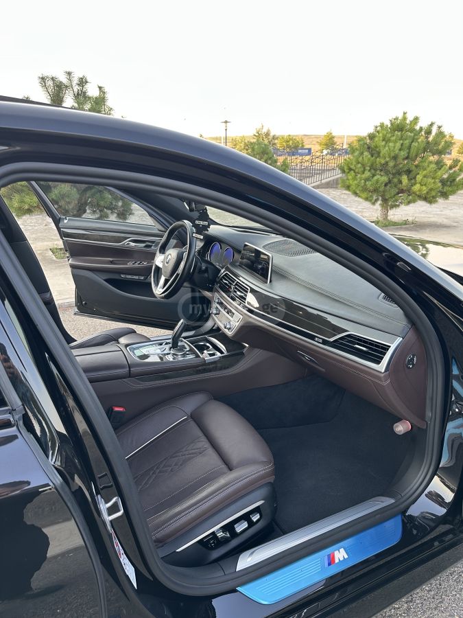 BMW 750 - фото 13