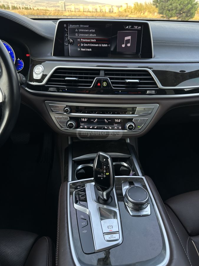 BMW 750 - фото 15