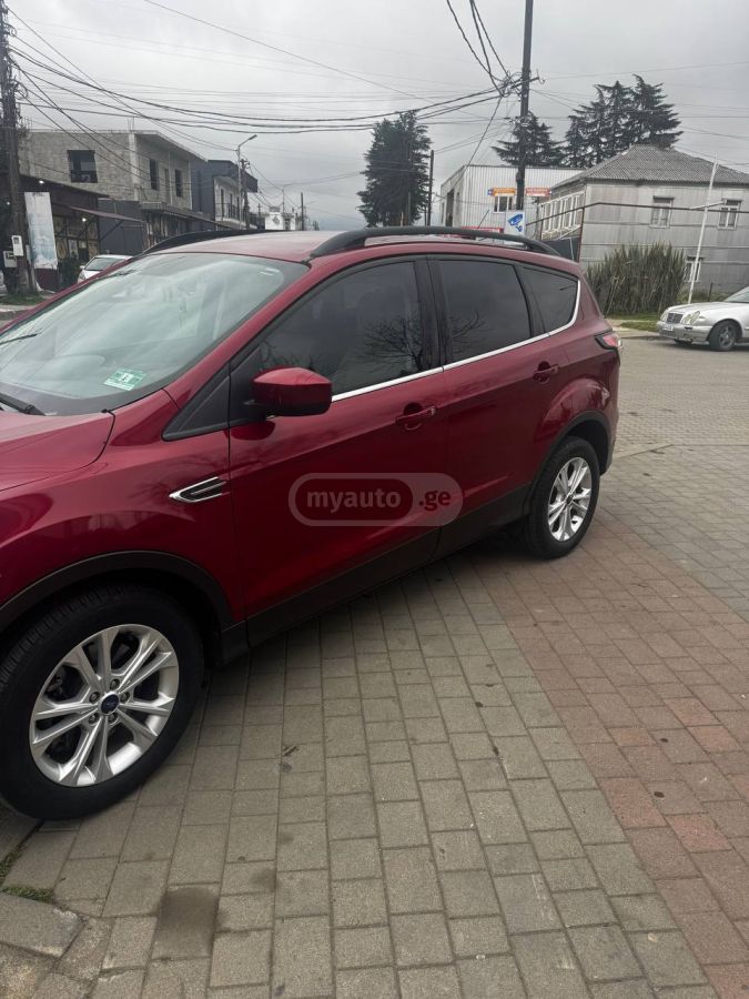 Ford Escape - фото 1