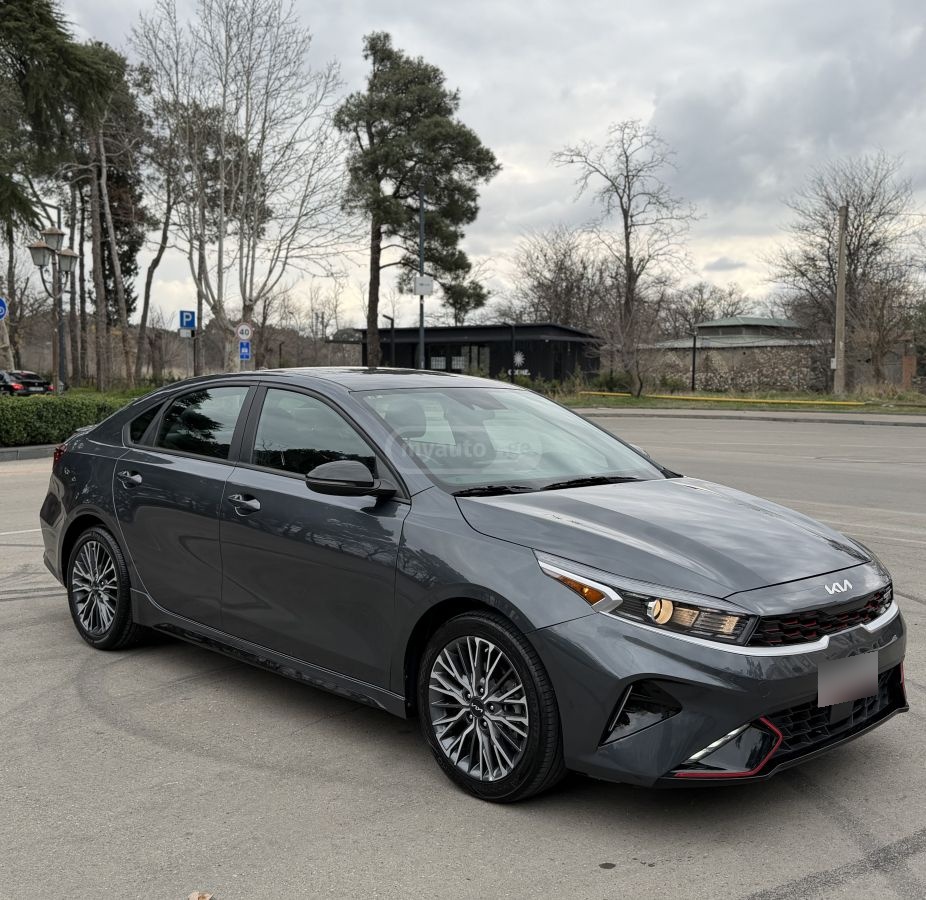 Kia Forte - фото 1