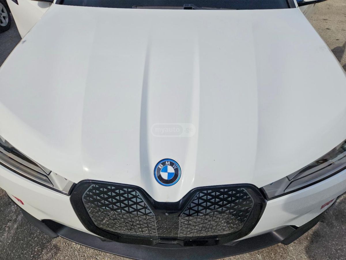 BMW IX - фото 10