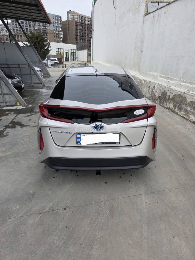 Toyota Prius Prime - фото 3