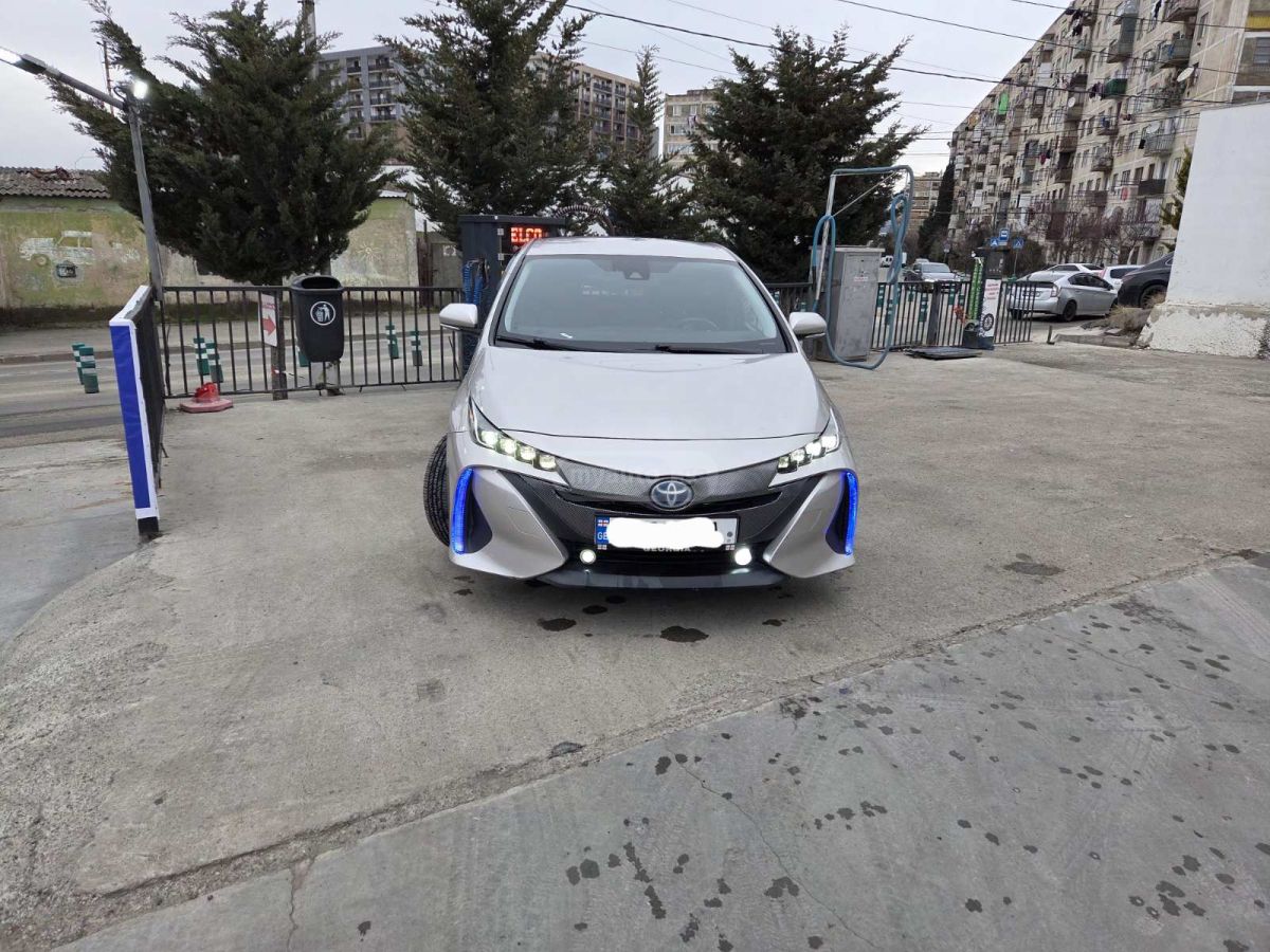 Toyota Prius Prime - фото 6