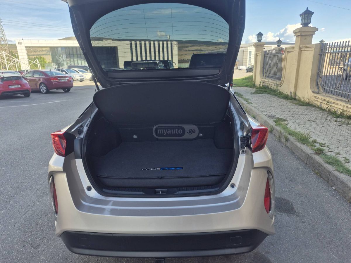 Toyota Prius Prime - фото 8