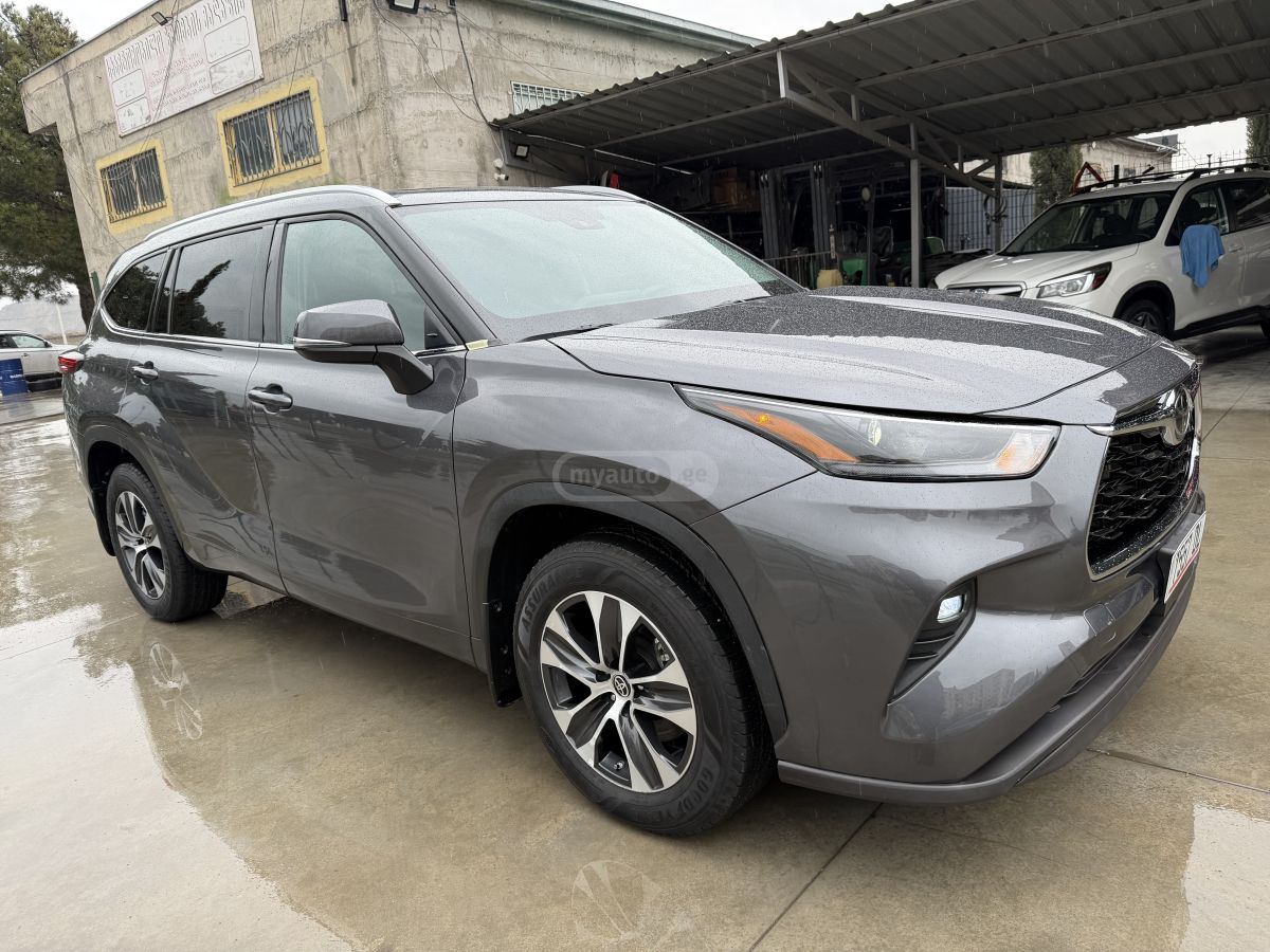 Toyota XLE 4dr All-Wheel Drive CVT — миниатюра 2