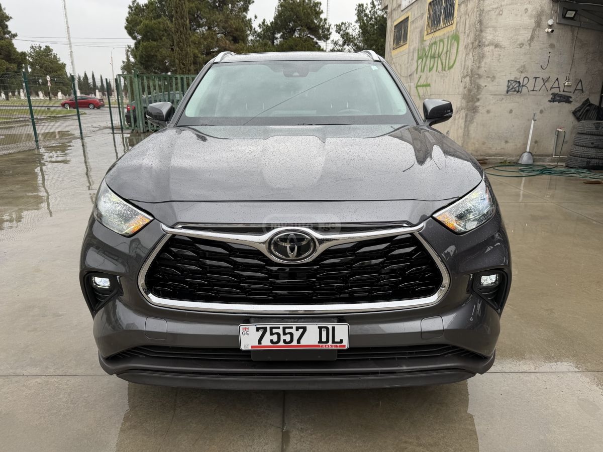 Toyota XLE 4dr All-Wheel Drive CVT — миниатюра 3