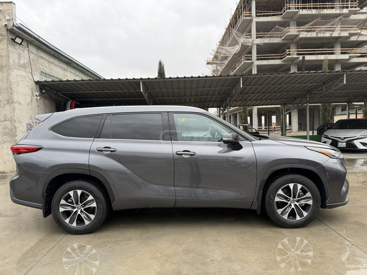 Toyota XLE 4dr All-Wheel Drive CVT — миниатюра 5