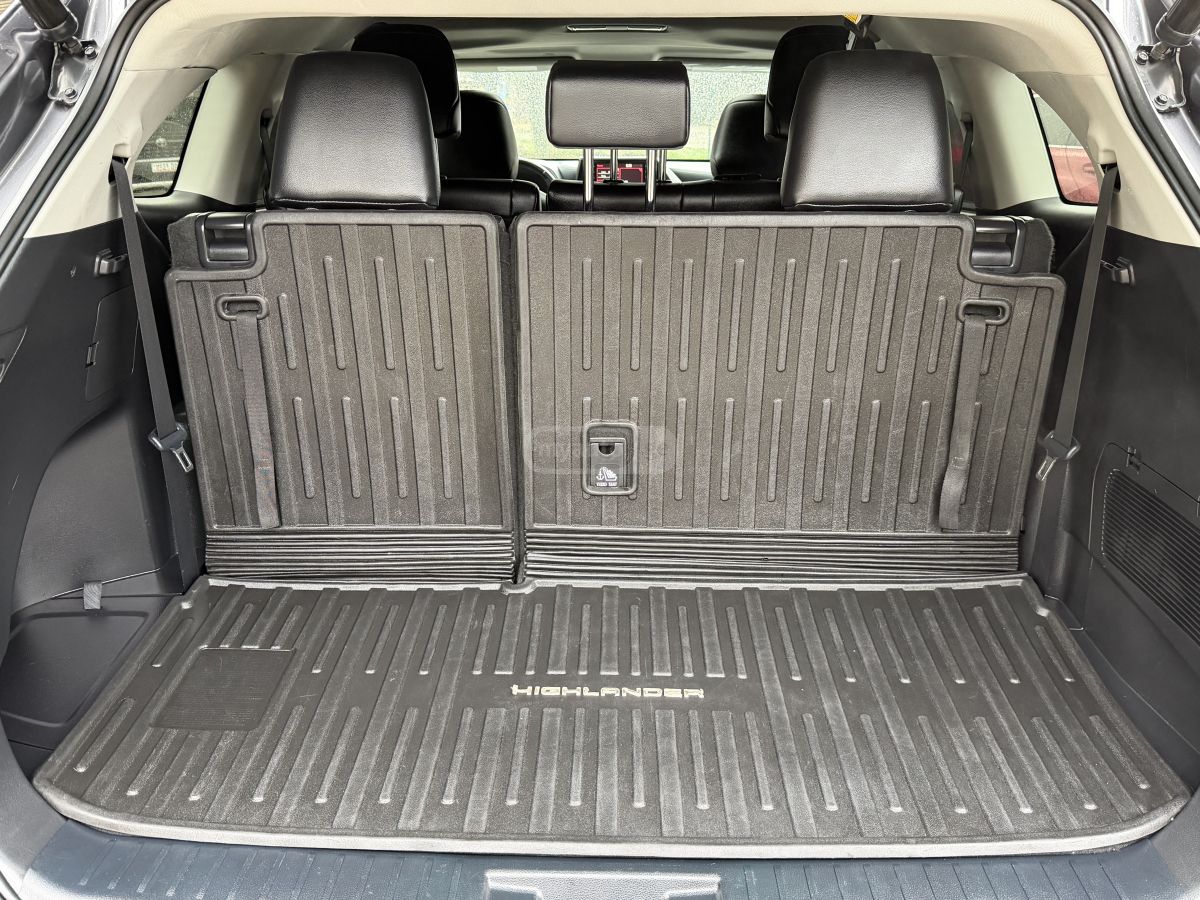 Toyota XLE 4dr All-Wheel Drive CVT — миниатюра 9