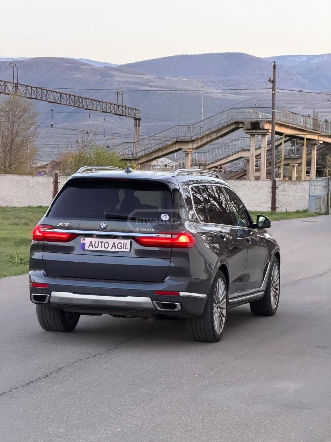BMW X7 - фото 4