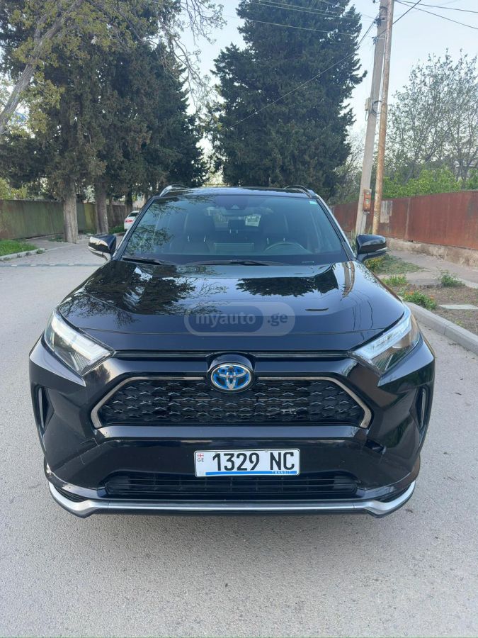 Toyota Rav 4 - фото 1