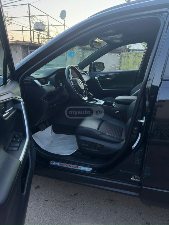 Toyota Rav 4 - фото 13