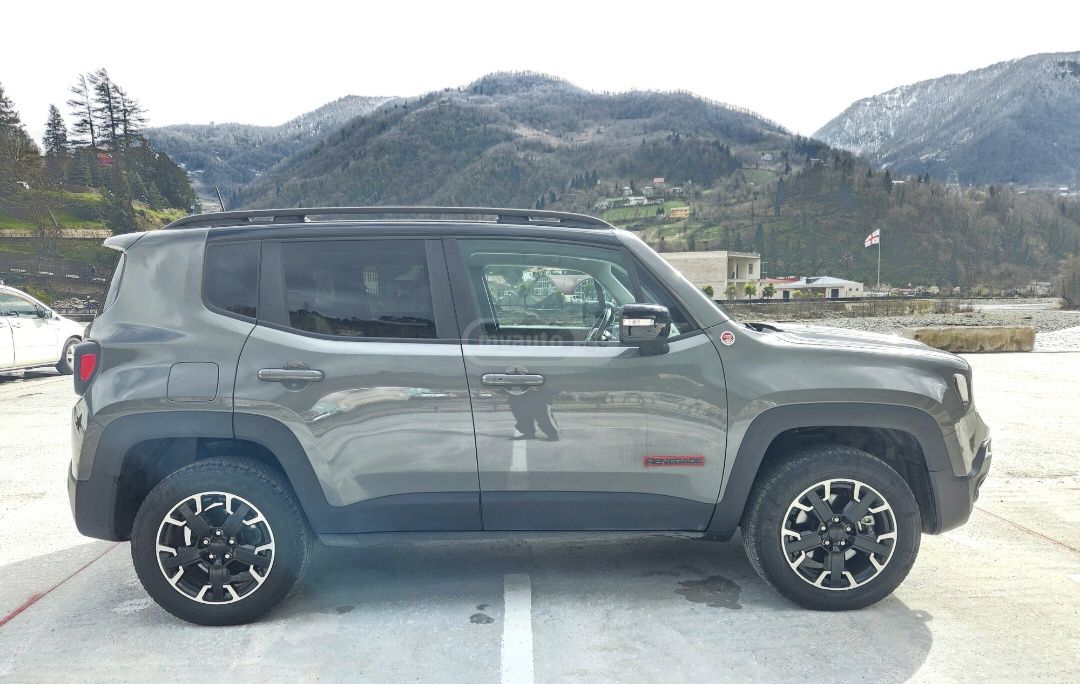 Jeep Renegade - фото 8