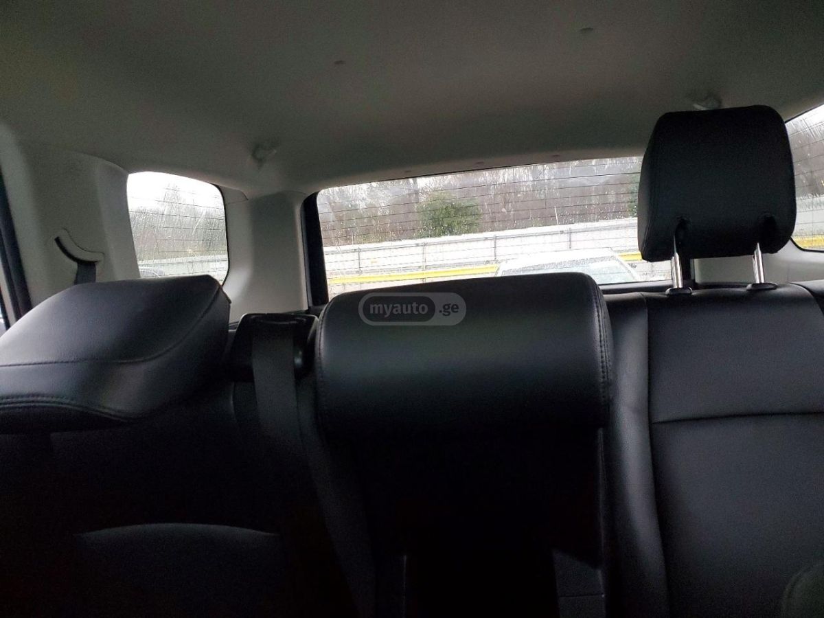 Toyota 4 Runner - фото 10