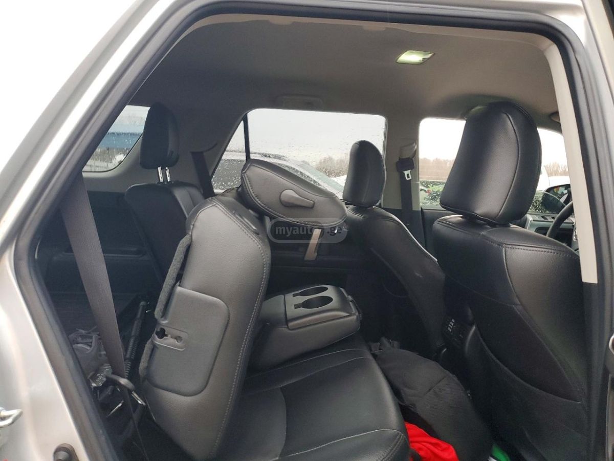 Toyota 4 Runner - фото 11