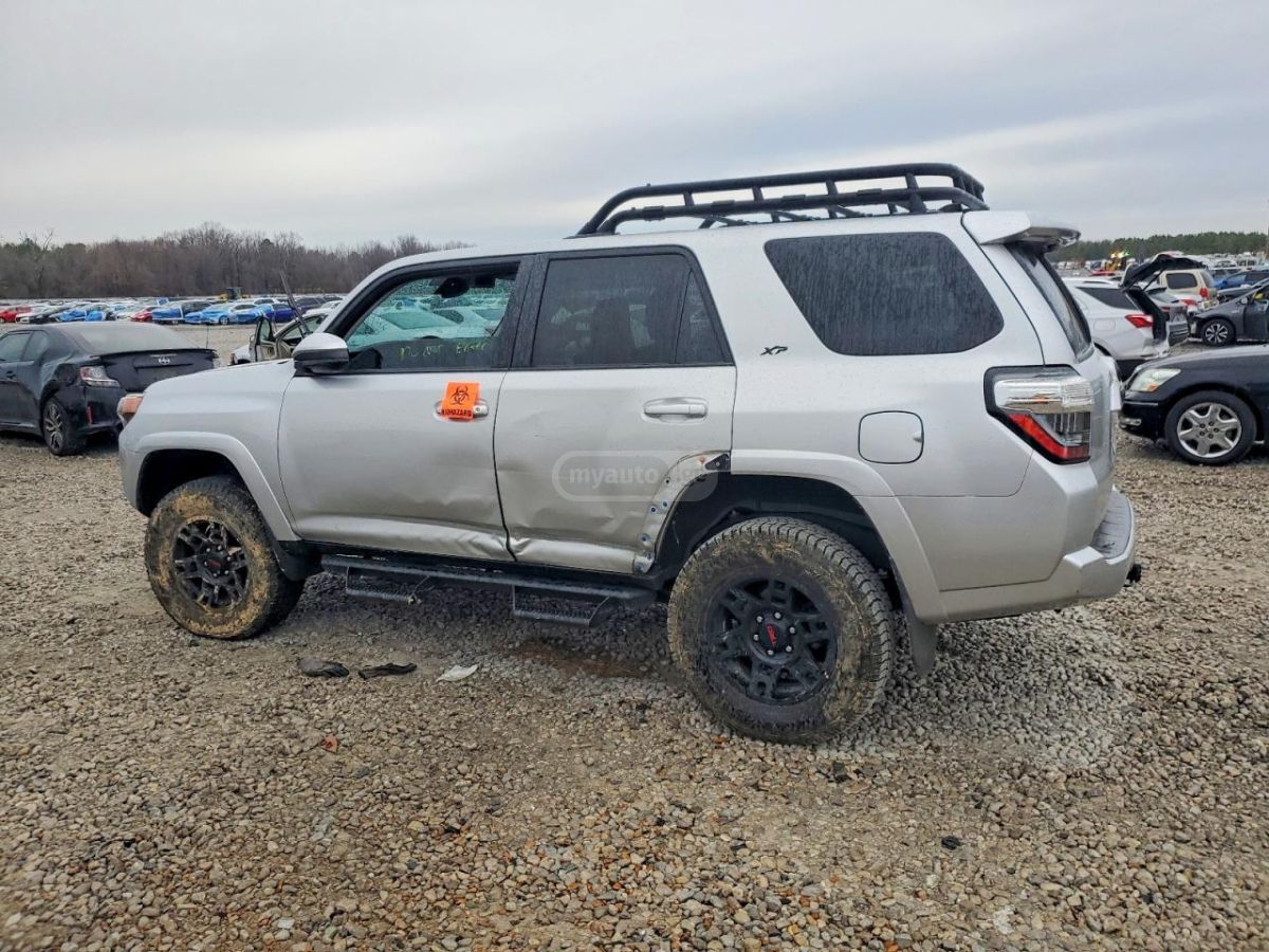 Toyota 4 Runner - фото 2